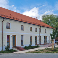 Der ehemalige Pfarrstadl in Lohkirchen nach Abschluss der Sanierung