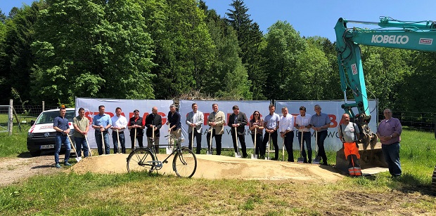 Spatenstich für den Fahrradweg in Hunding